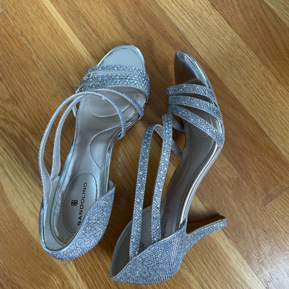 Bandolino Sparkly Strappy Sandals Size 8M